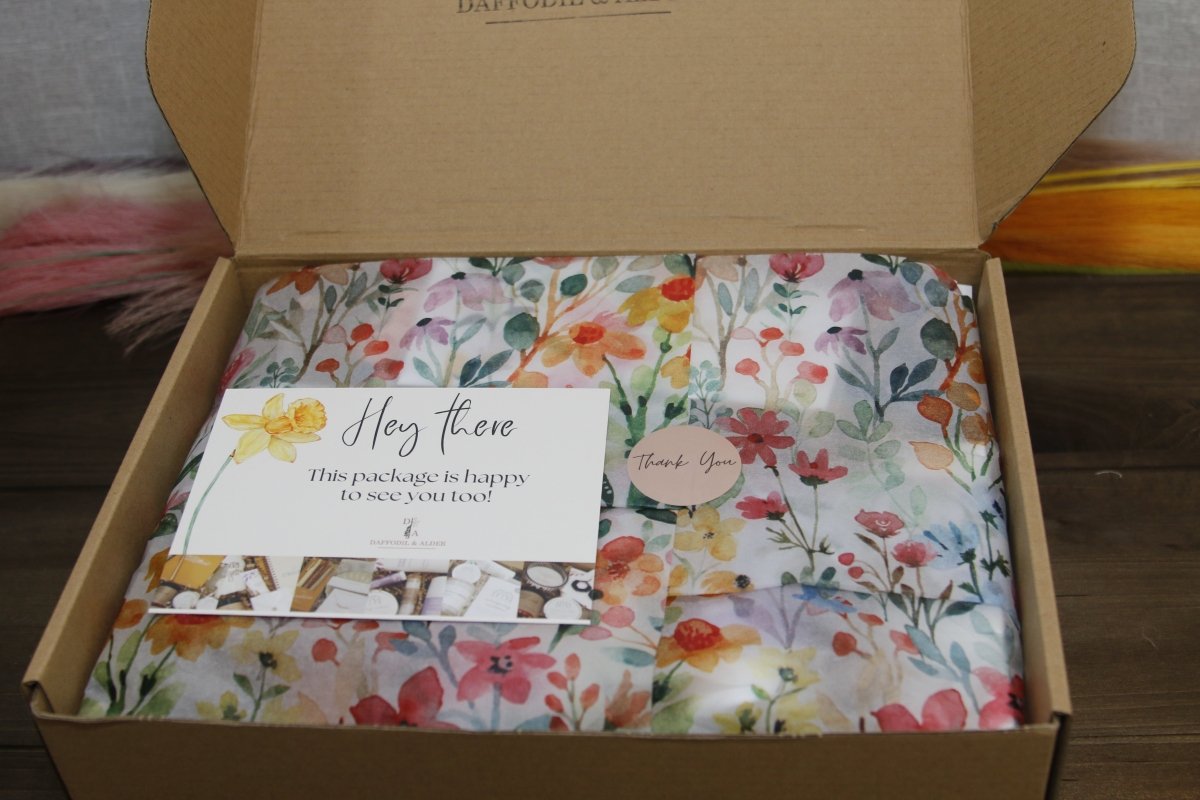 All About Her Gift Box - Organic & Eco Friendly Gift - Gift Box Daffodil & Alder