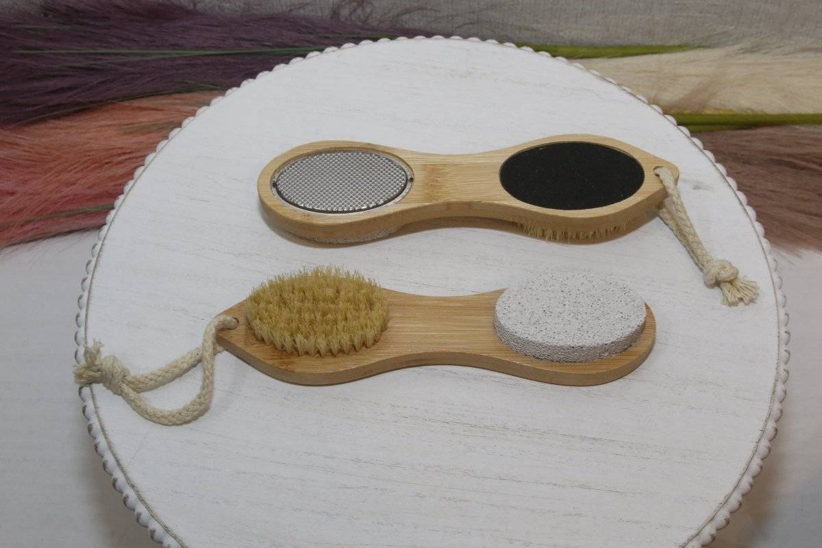 Bamboo Exfoliating Foot Pedicure Tool | Summer Bestseller - Gift Daffodil & Alder