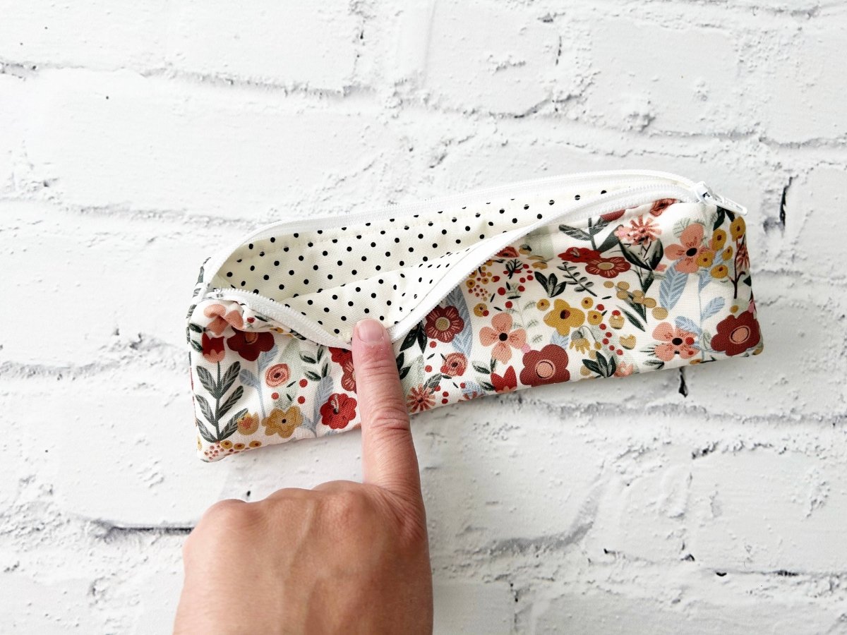 Vintage Floral Pencil Pouch & Small Travel Bag – A Charming Essential! - Accessories Daffodil & Alder